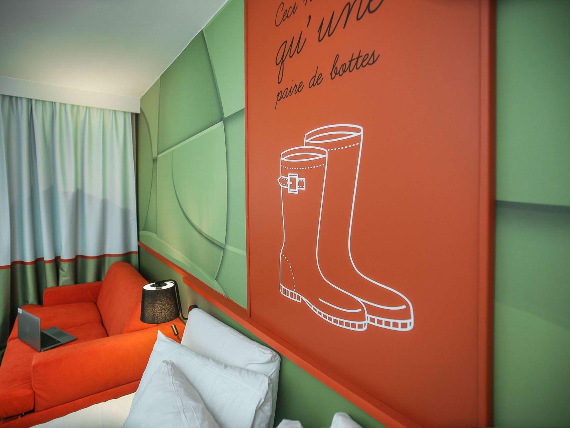 Ibis Styles Lisieux Normandie Exterior foto