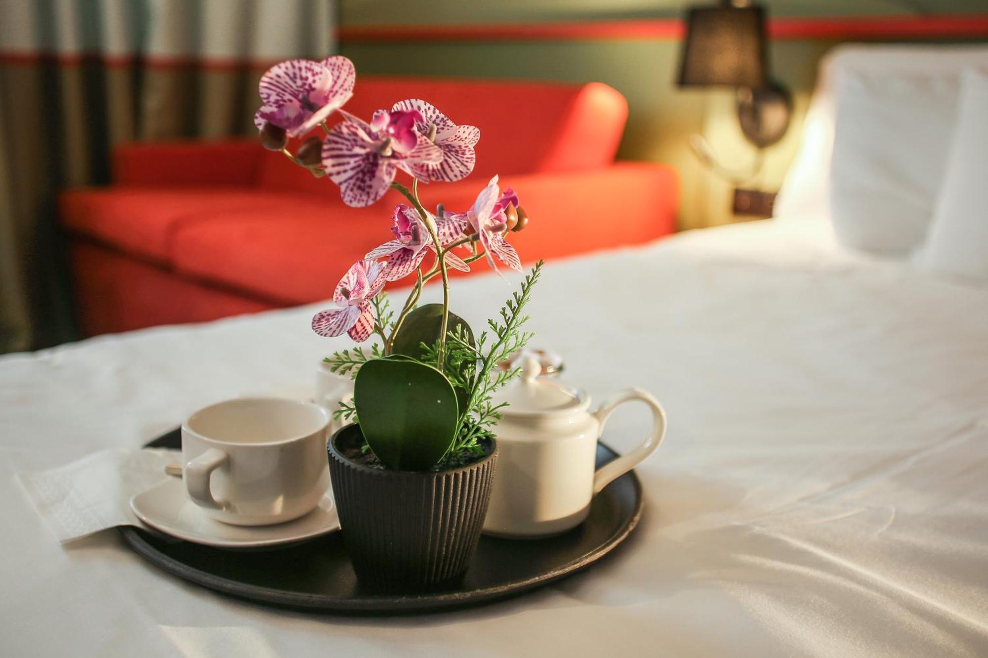 Ibis Styles Lisieux Normandie Exterior foto