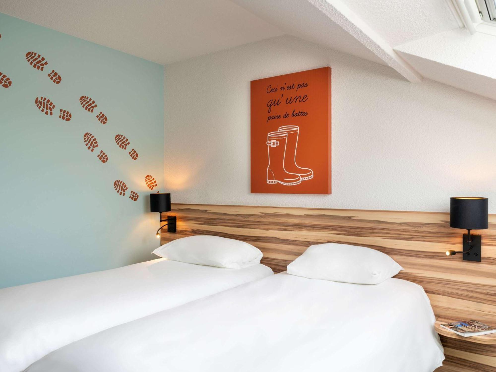 Ibis Styles Lisieux Normandie Exterior foto